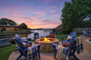 HUGE Lakefront/Fire Pit/TWO Game Rooms/Pool - Image 4