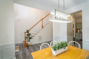 Spacious & Stylish Home - Perfect for Small Groups - Image 3