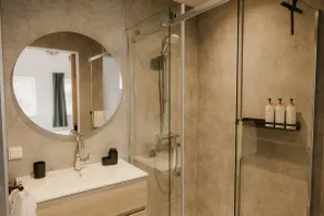 Nice studio with unobstructed views - Image 5