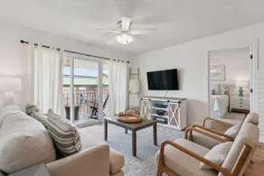 Beach Club Condo w/ Pool & Balcony - Image 5