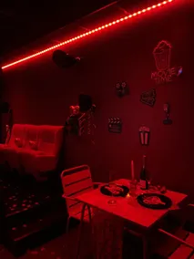 Hollywood Spa and Private Cinema Studio Apartment - Image 4