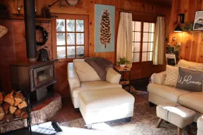 The Little Pine Cabin - Image 4