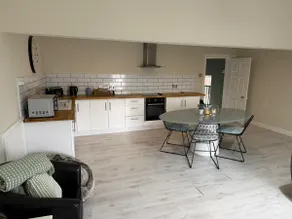 Townhouse Apartment - Image 4