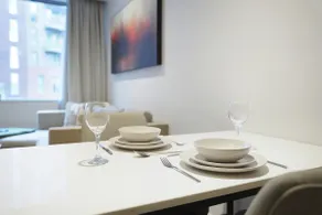 Tranquil and Modern One Bedroom Apartment - Image 5