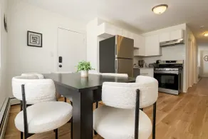 The Cozy Grove – 2BR Getaway Near O’Hare - Image 2