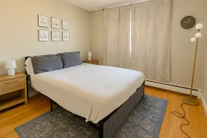 The Terrace Haven – 2BR Comfort, 15 Min to O’Hare - Image 4