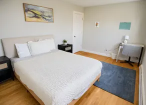 The Terrace Haven – 2BR Comfort, 15 Min to O’Hare - Image 3