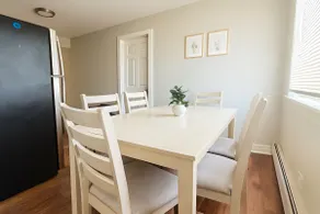 The Terrace Haven – 2BR Comfort, 15 Min to O’Hare - Image 2