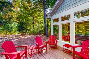 Forest View Luxury: Fireplace, Deck, Top Amenities - Image 2