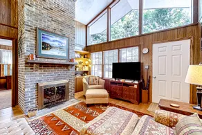 Renovated mtn-view home, pool, golf, fireplace - Image 4