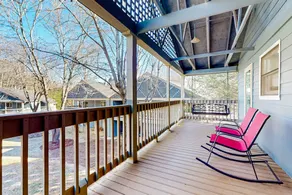 Dog-friendly condo, renovated kitchen, pool - Image 2