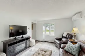Dreamy Coastal Cottage with Free WiFi, Full Kitche - Image 4