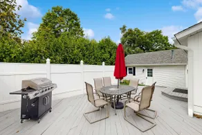 Dreamy Coastal Cottage with Free WiFi, Full Kitche - Image 3