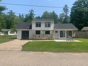 Cozy updated Home Across From Indian Lake - Image 2