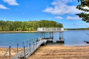 Clarks Hill Lake Escape on Jamaica Avenue! - Image 3