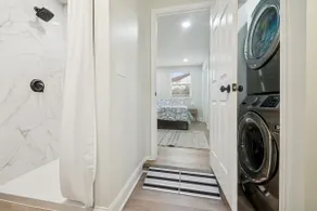 Charming 1BD 1BA, Central Loc! - Image 2
