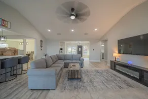 Luxury Lake House on Cedar Creek Lake - Image 4