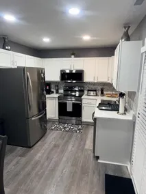 Cozy Luxe Escape 2 BR/2.5 BA/close to downtown. - Image 2