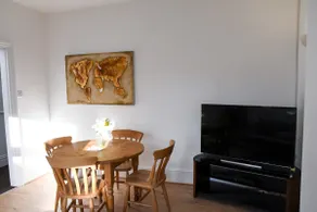 Home away from home - Image 4
