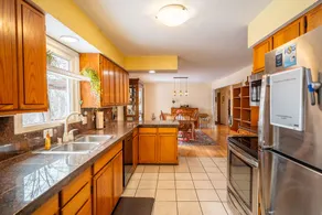 NEW- Your Perfect Base for Work + Fun! Sleep 6/2ba - Image 5