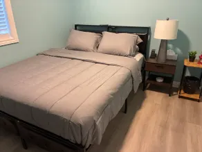 Hot Tub, Walk to Caesars, Free Parking, Sleeps 8 - Image 4