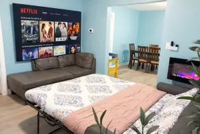 Hot Tub, Walk to Caesars, Free Parking, Sleeps 8 - Image 3