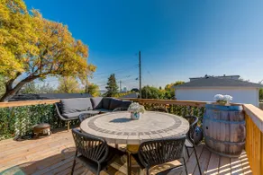 3 Bedroom House-Hot Tub-Skyline Views-Saddledome - Image 5