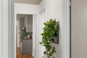 Restored vintage home, perfect for groups. - Image 4