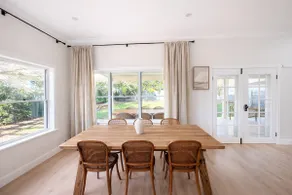 Mr Gipps, Heritage Home, Central, Sleeps 8 - Image 3