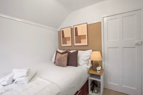 Stylish 3-Bed Countryside House, Peace & Privacy - Image 2