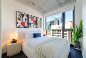 Luxury Urban Retreat | Pools Gym Sauna & Balcony - Image 4