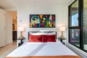 Urban Luxe Stay | Free Parking & EV Charger - Image 5