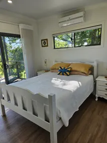 Studio on Waterfall Way - Image 3