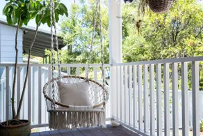 Luxurious & spacious retreat near Swan Lake - Image 3