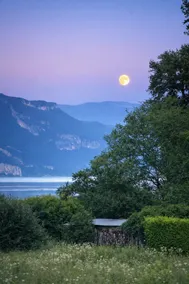 Spectacular Lake View Luxury Villa in Conjux - Image 4