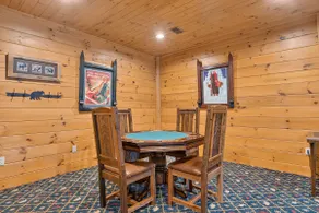 Luxury log cabin, hot tub, 30 mins to Lake George - Image 5