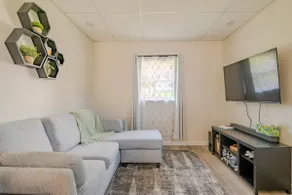 Cozy Cottage with backyard - Image 2