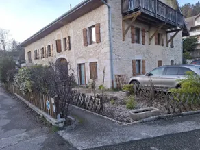 Quiet apartment with two private parking lots. - Image 2