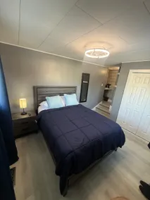 #4 Fully renovated. Lake view oasis. - Image 2
