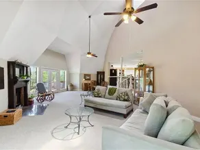 Beautiful Home on a Private 7 Acre Peninsula - Image 5