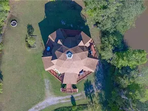 Beautiful Home on a Private 7 Acre Peninsula - Image 3