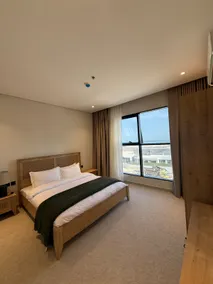 LUX Sea-View Suite • 77” OLED Cinema • PS5 - Image 4