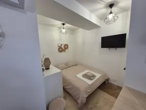 Charming fully renovated studio! - Image 4