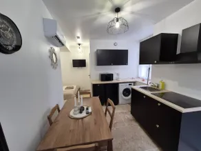 Charming fully renovated studio! - Image 2