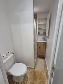 Charming fully renovated studio! - Image 5