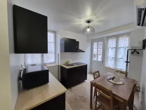 Charming fully renovated studio! - Image 3