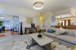Spacious 5BR Retreat w/Beautiful Views 3King, AC - Image 3
