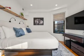 Luxury Boston Suite: King + Workstation | Suite 10 - Image 2