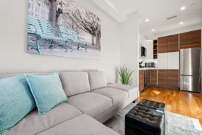 Luxury Boston Suite: King + Workstation | Suite 10 - Image 5