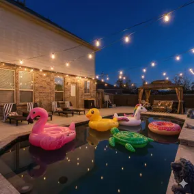 Giddyup Getaway: Western Oasis w/ Pool! 4bd 9 bed# - Image 2